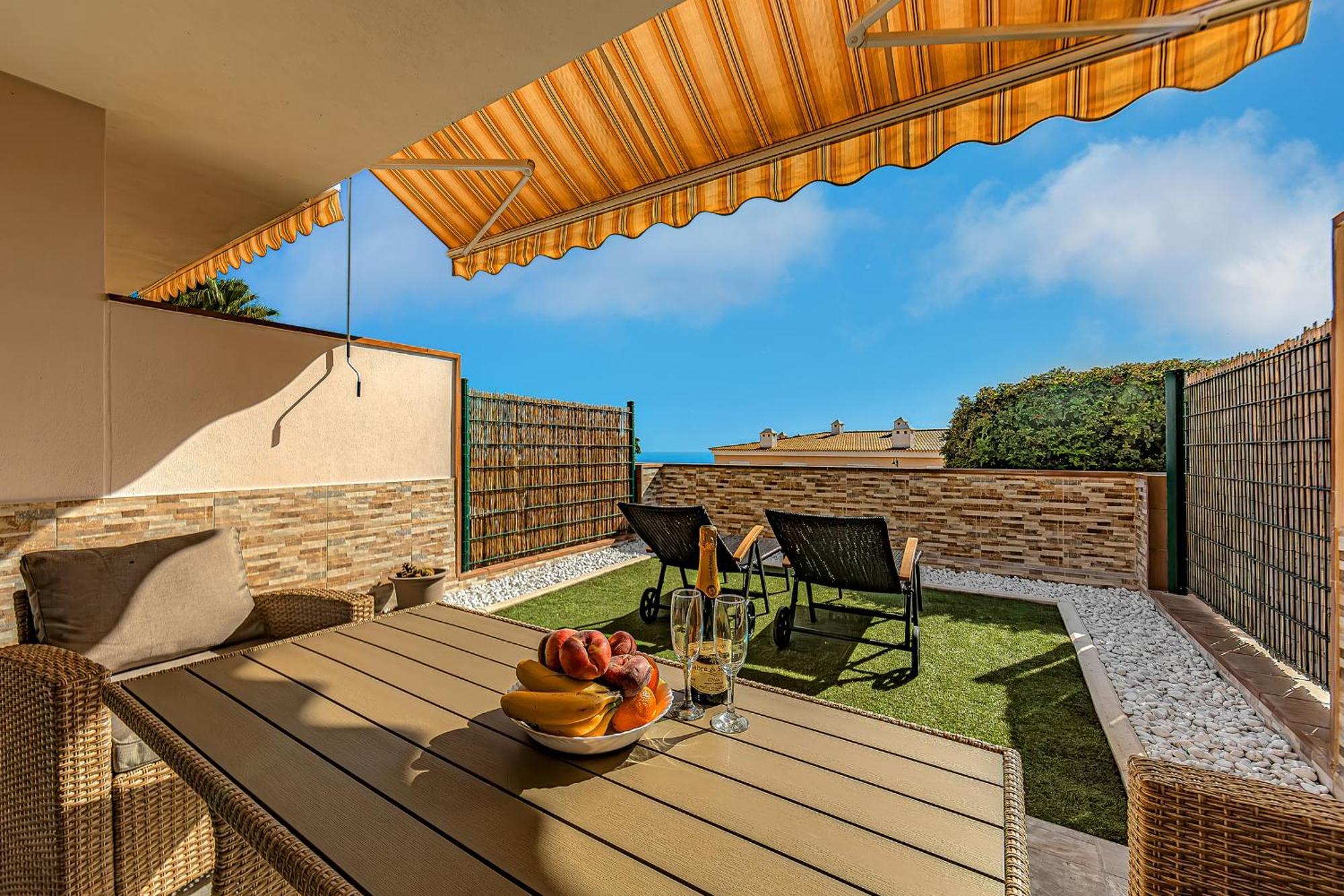 Spacious Ocean View Family Townhouse Puerto de Santiago  Exterior photo